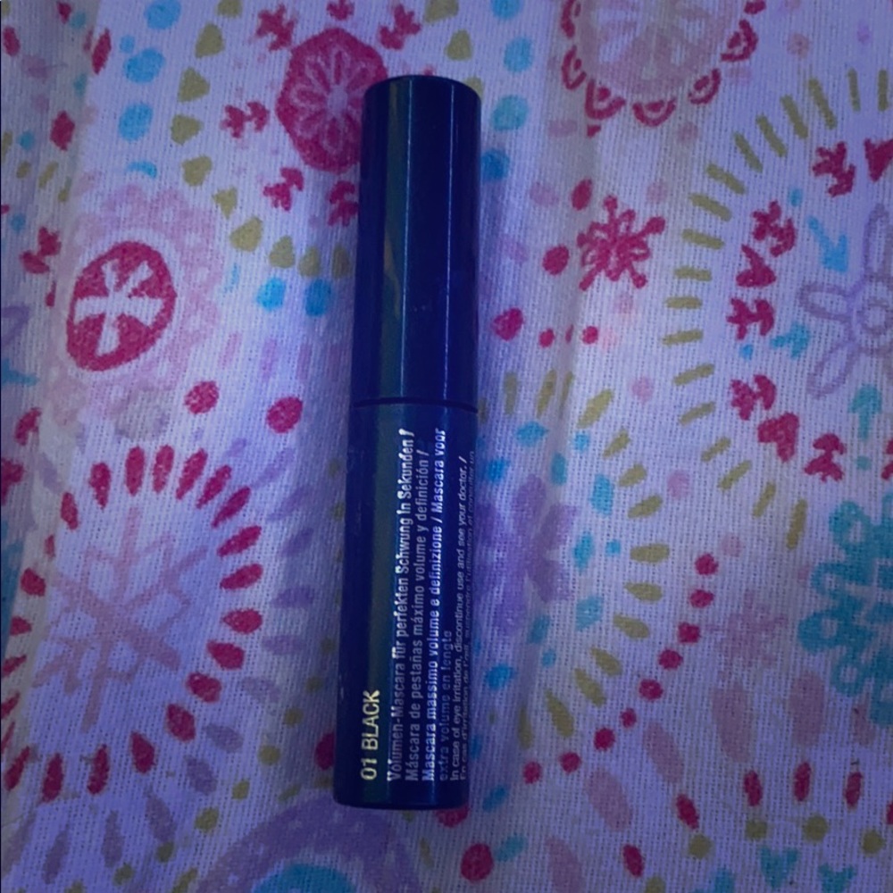 mascara